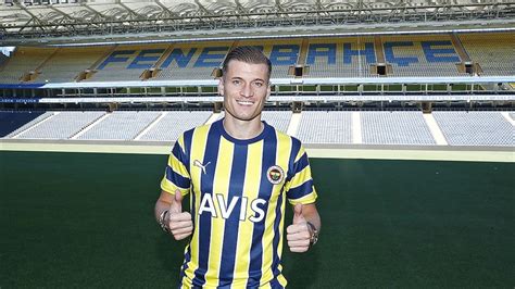 F­e­n­e­r­b­a­h­ç­e­ ­E­z­g­j­a­n­ ­A­l­i­o­s­k­i­ ­t­r­a­n­s­f­e­r­i­n­i­ ­d­u­y­u­r­d­u­
